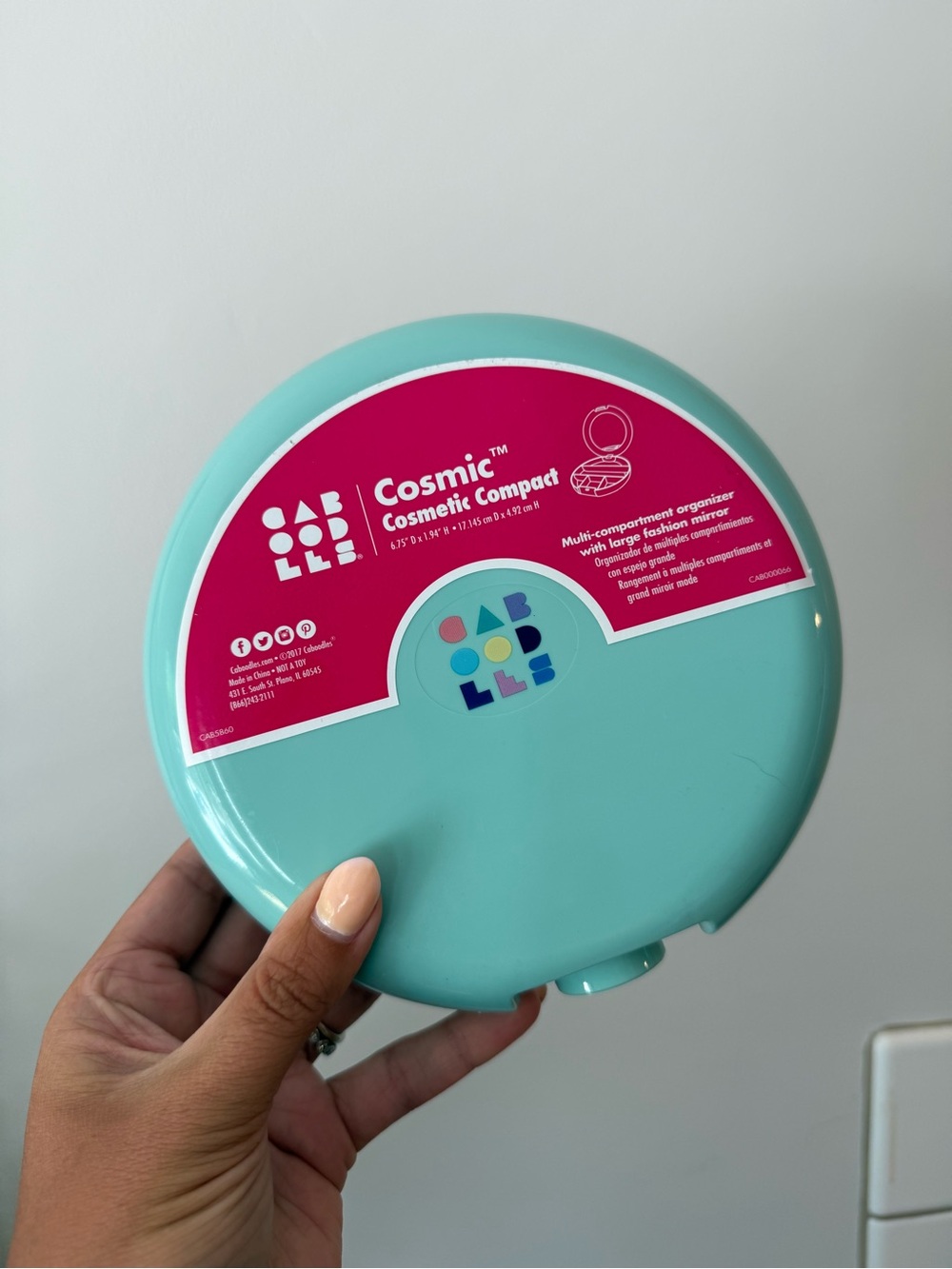 Cosmic Cosmetic Compact Organizer in Aqua with Pink Label CABOODLES